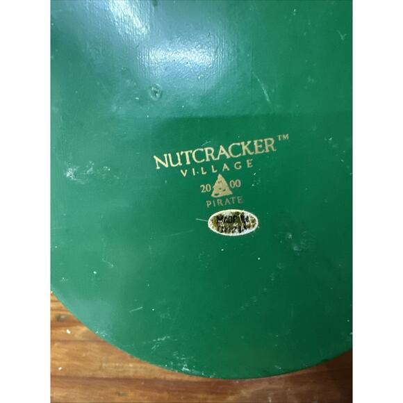 Nutcracker Village Pirate Nutcracker 12" -flaw - Picture 7 of 7